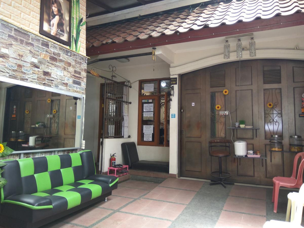 Peony Guesthouse Bandung Exterior photo